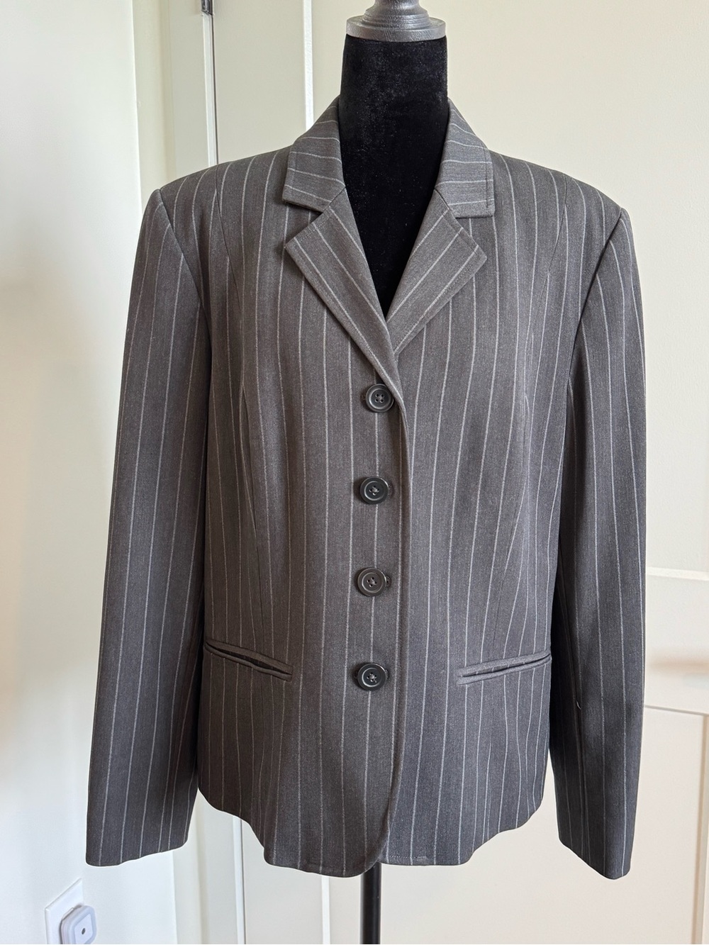 Worthington Stretch Black and Cream Labeled Women's Jacket